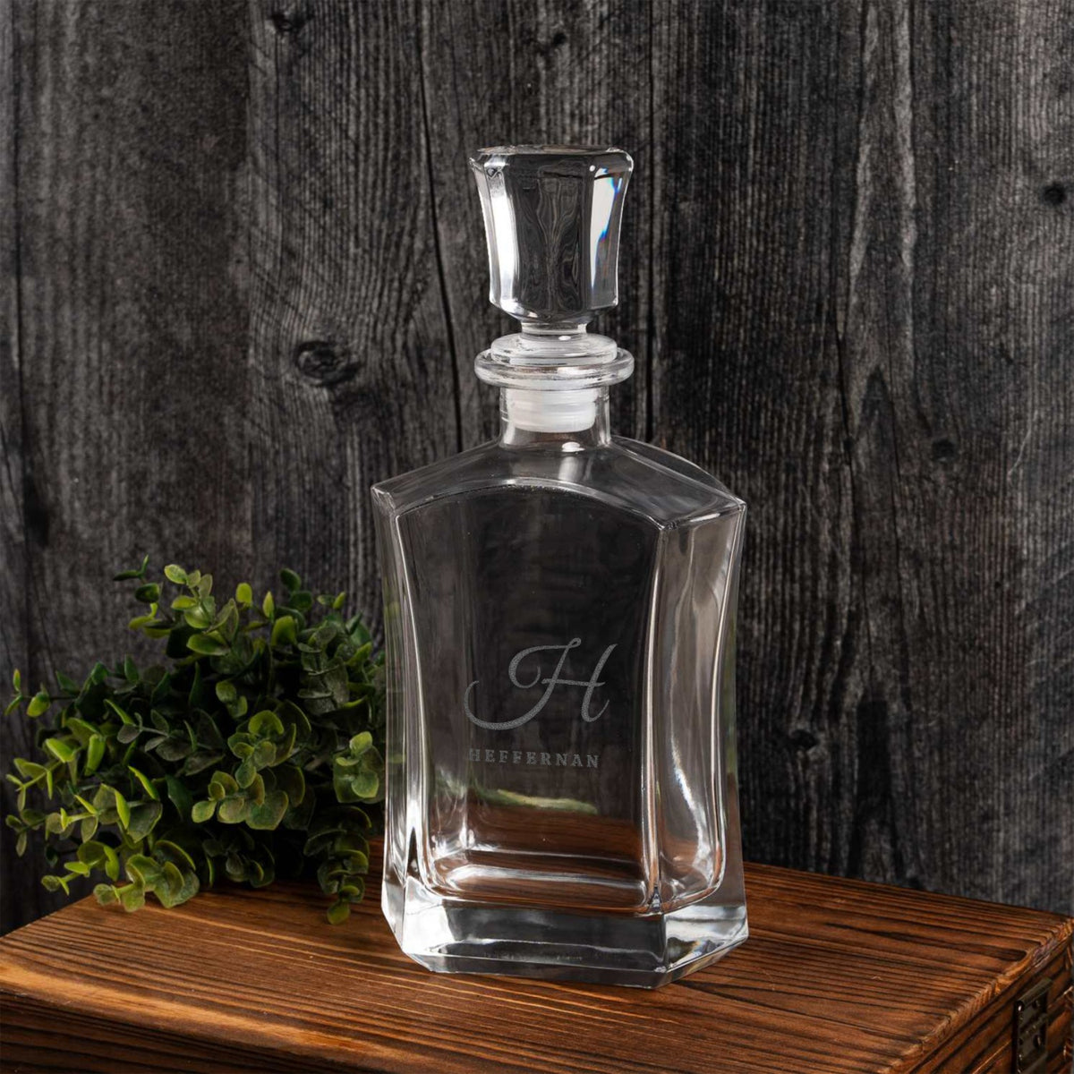 Personalized Whiskey Decanter, Custom Monogram Etched 24oz Glass Decanter, Groomsman Gift, Gift for Dad, Him, Husband, Christmas