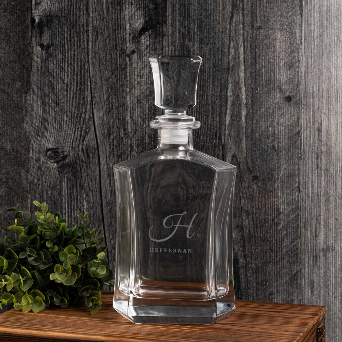Personalized Whiskey Decanter, Custom Monogram Etched 24oz Glass Decanter, Groomsman Gift, Gift for Dad, Him, Husband, Christmas
